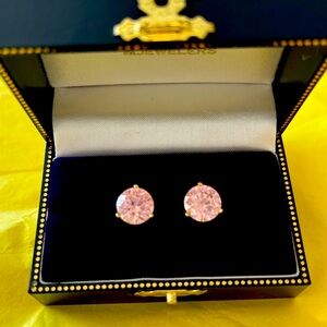 ONE DAY SALE!!! 🩷Round Martini 6 Carat Stud Earrings🩷🌟14K Yellow Gold!